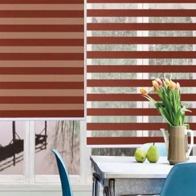 Inrichting met gemotoriseerde horizontale structuur Polyester zebra rolluiken voor eindvensters