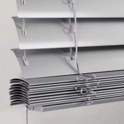 Handmatig open type geavanceerde aanpassing aluminium spoelen blinds voor een verfijnde look