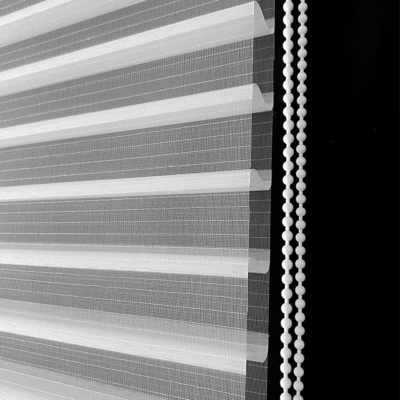 Op maat gemaakt badkamer UV- en warmte-isolatie elektrische gemotoriseerde Shangrila blinds
