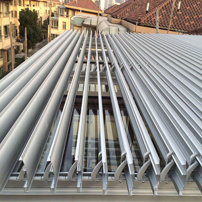 Handmatig open type geavanceerde aanpassing aluminium spoelen blinds voor een verfijnde look