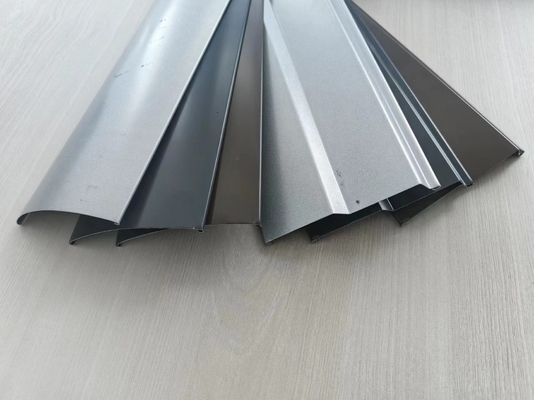 Handmatig open type geavanceerde aanpassing aluminium spoelen blinds voor een verfijnde look